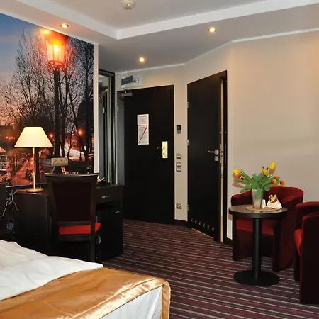 Atrium Hotel