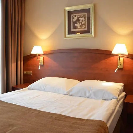 Atrium Hotel 3*