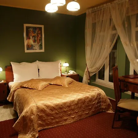 Atrium Hotel 3*